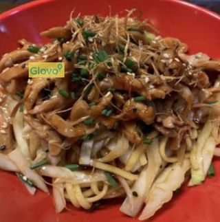 Tallarines Chinos Con Pollo