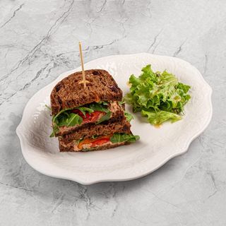 Сэндвич с тунцом и копченым майонезом