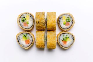 Salmon fume Tempura roll