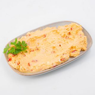 Urnebes salata