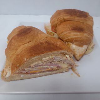 Croissant de atún y millo