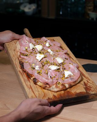 Pinsa La Pistacchiosa (20 Cm. A 30 Cm. Aprox.)