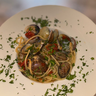 Spaghetti con almejas