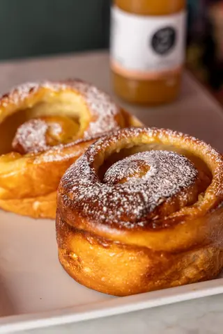 Custard swirl