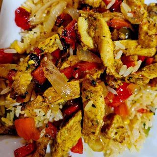 Pechuga De Pollo Con Verduras Y Arroz Blanco