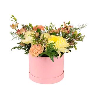 Maty. Centro De Flores Frescas Con Rosas Y Anastias