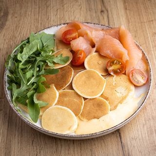 Mini Pancakes Con Salmón