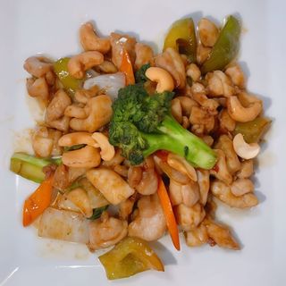 22. Pollo Con Almendras