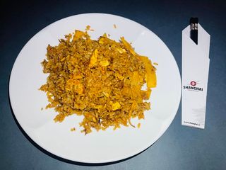 912. Pirinač sa piletinom i bambusom ljuti