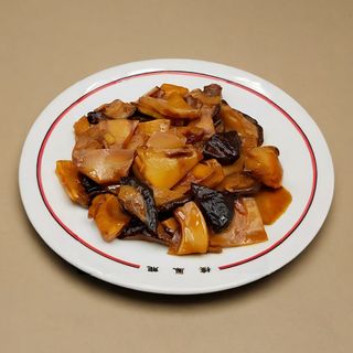 Bambús, setas y hongos fritos