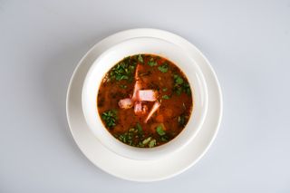 Ciorba de fasole cu afumatura si tarhon