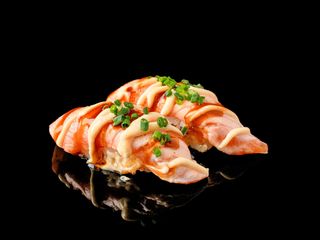 102 Nigiri salmón flameado (2 uds.)