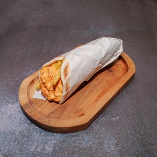 Spicy Gyros + pomfrit+ Coca-Cola