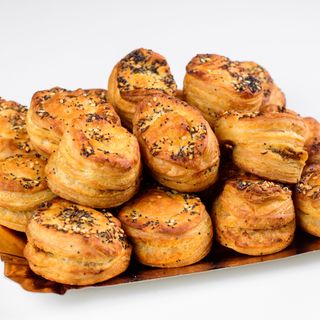 Platou cu mini pateuri cu ciuperci - produs de post