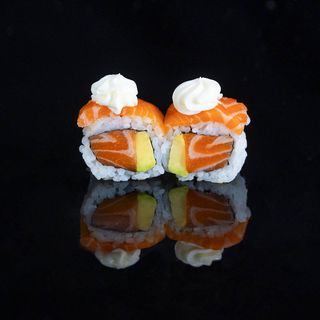 323.  Ura Especial De Salmón (8 Uds.)