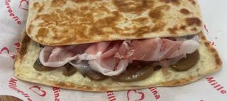 Speck con fontina e funghi