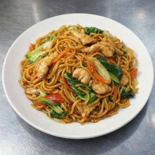 Fatias De Massa Salteadas Com Frango
