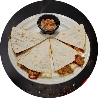 Big quesadilla de cochinita