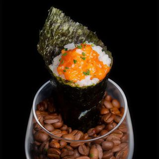51. Temaki Spicy Salmón