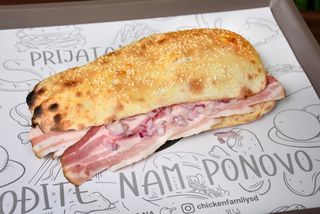 Sendvič sa dimljenom slaninicom