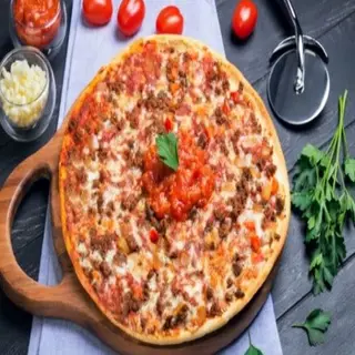 Pizza Bolognesa