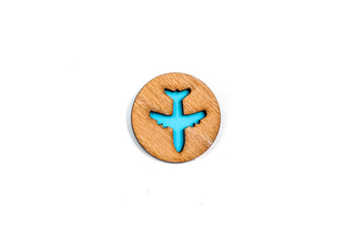 Insigna din lemn cu avion