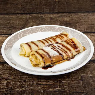 Clătite cu nucă și sos de cacao