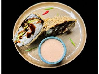 СУШІ БУРГЕР З ВУГРЕМ