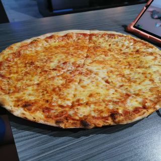 Pizza Vesubio (Mediana)