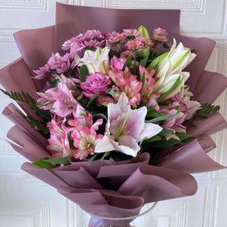 Buchet Violet Embrace 