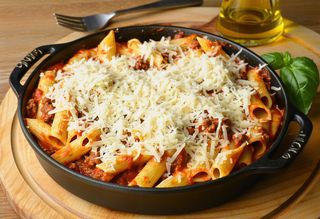 Makaron w sosie pomidorowo-mięsnym duży