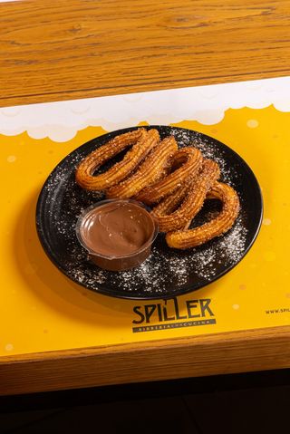 Churros serviti con Nutella