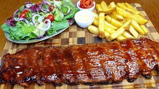 Pełne Żebro w sosie BBQ - Kilogram Jedzenia!