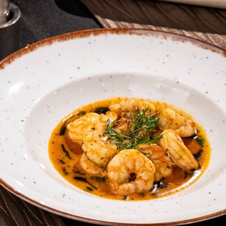 Creveti in sos de vin