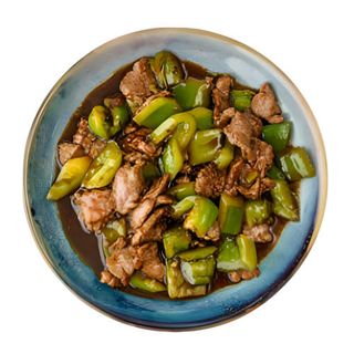 ternera con pimientos verdes