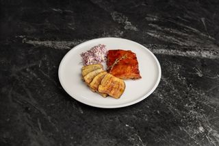 Costițe de porc glazurate cu sos BBQ