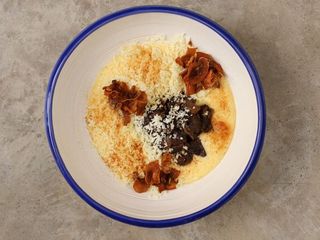 Банош з грибами та фермерською бринзою (260g)