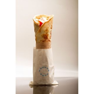 Хот-дог с картофи и айрян (300мл)