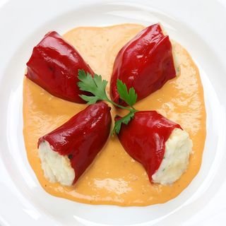 Pimientos De Piquillo Rellenos Bacalao