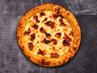 Pizza Provolone y Guanciale Mediana