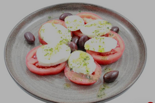 Салата Капрезе (400г)