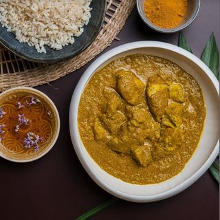 Pollo al curry con riso basmati