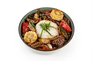 Телятина с овощами и рисом д