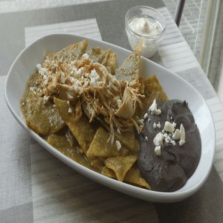 Chilaquiles de pollo verde