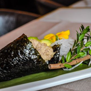 74. Temaki tuna