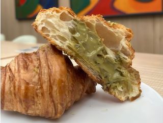 Круасан фісташковий (115g)