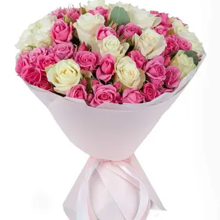 Buchet cu 51 trandafiri „Tandrețe regală”