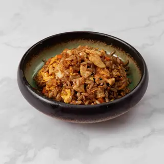 624. Riso saltato con pollo e salsa anguilla