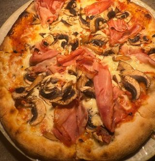 Pizza Prosciutto E Funghi (33 Cm.)