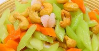 163. Gamberi saltati con sedano